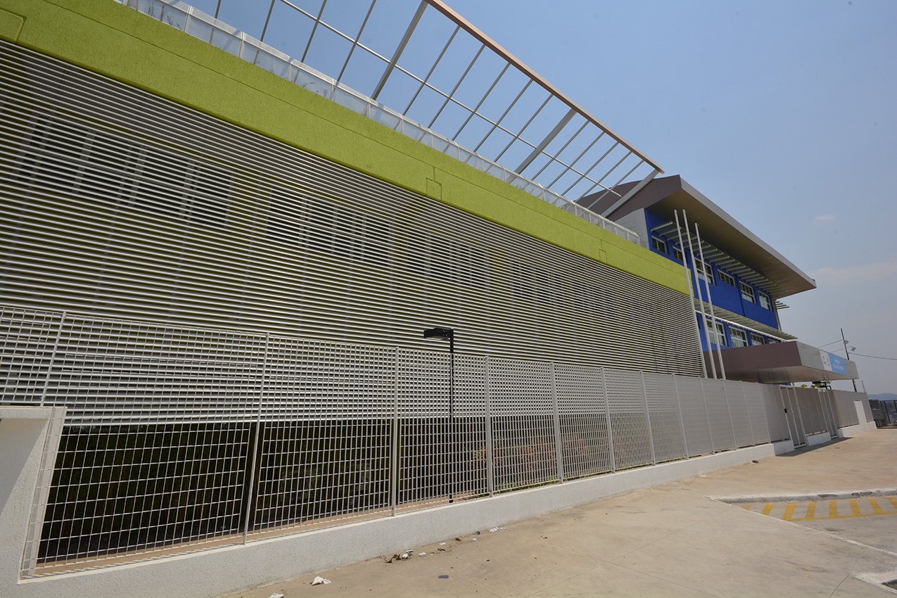 Brise 84F Brises Metálicos